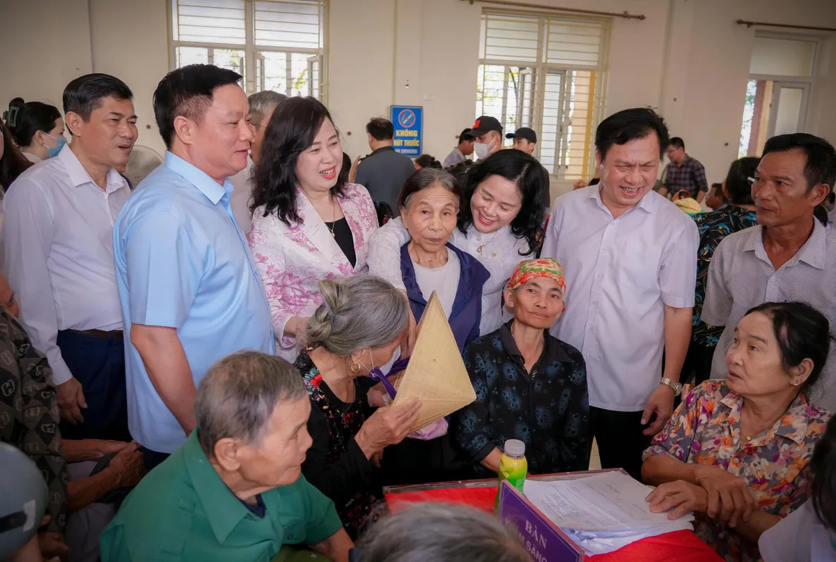 Bộ Y tế, tỉnh Nghệ An tổ chức Lễ ra qu&acirc;n Chiến dịch kh&aacute;m sức khỏe, s&agrave;ng lọc to&agrave;n d&acirc;n năm 2026- Ảnh 4.