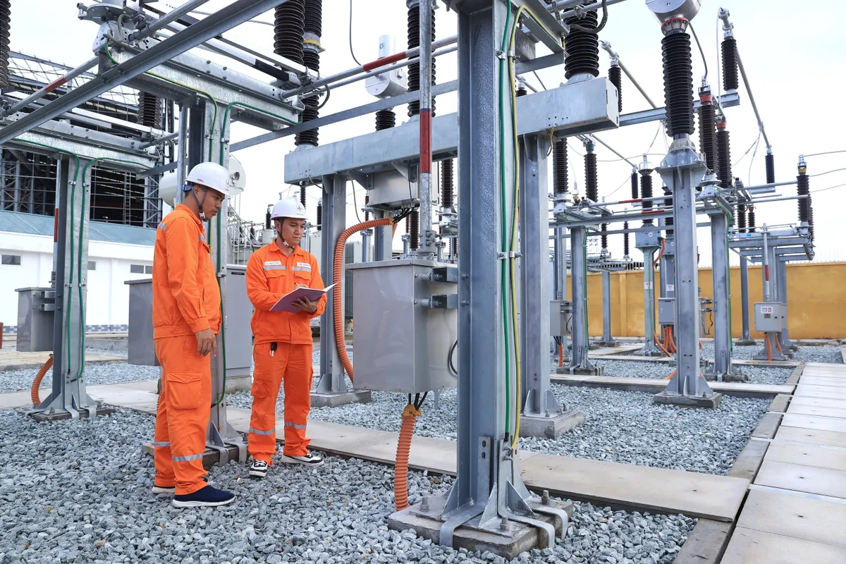 EVNNPC tăng tốc chuyển đổi số, bảo đảm cung ứng điện m&ugrave;a cao điểm nắng n&oacute;ng- Ảnh 1.