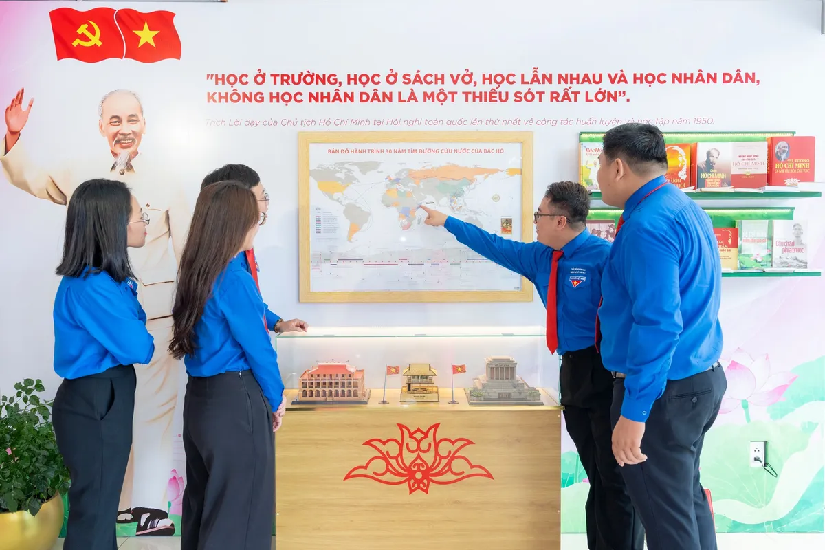TP Hồ Ch&iacute; Minh tổ chức nhiều hoạt động mừng sinh nhật B&aacute;c- Ảnh 2.