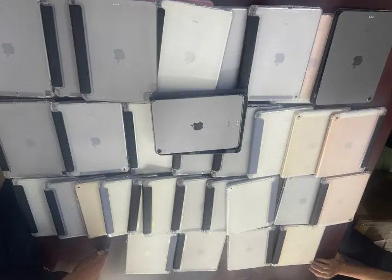Ph&aacute;t hiện nhiều laptop, iPhone cũ v&agrave; h&agrave;ng chục ngh&igrave;n sản phẩm vi phạm sở hữu tr&iacute; tuệ tại nhiều cửa khẩu - Ảnh 2.