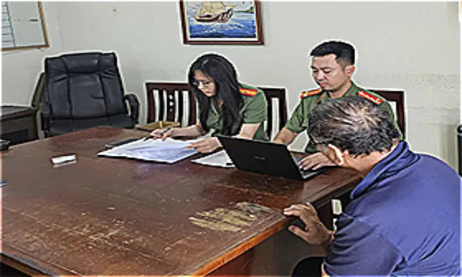 B&igrave;nh luận x&uacute;c phạm cảnh s&aacute;t giao th&ocirc;ng, người đ&agrave;n &ocirc;ng 63 tuổi bị phạt 7,5 triệu đồng - Ảnh 1.