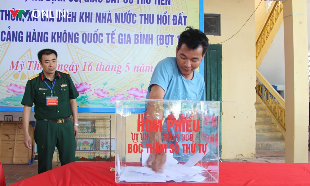Gần 800 hộ dân đồng thuận bốc thăm đất tái định cư dự án Cảng hàng không quốc tế Gia Bình - Ảnh 4.