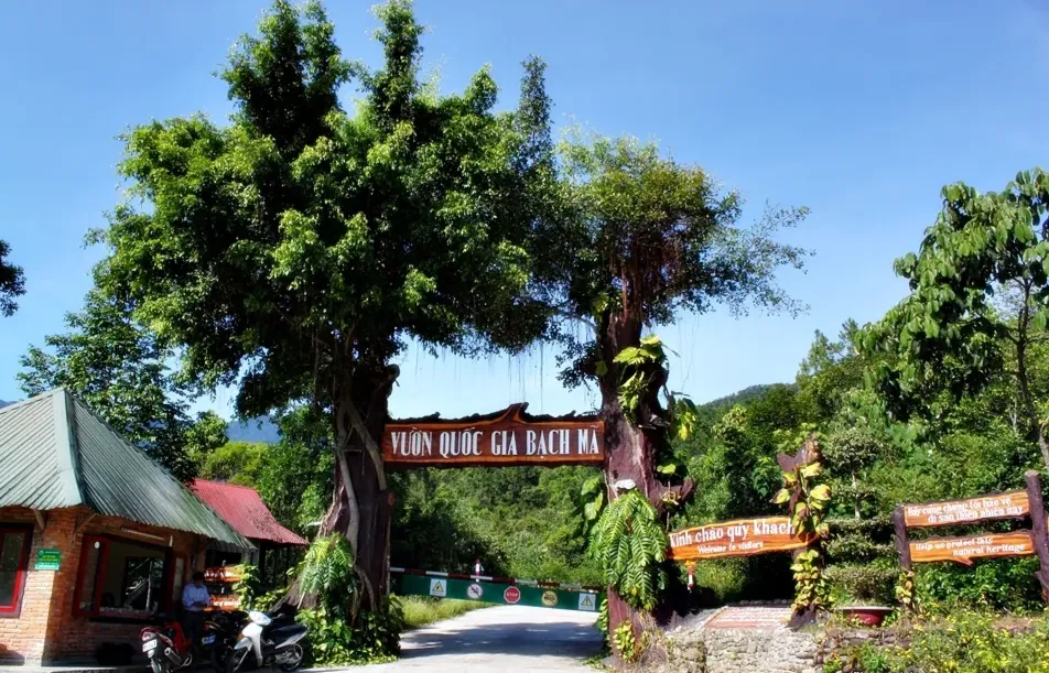 Nguy cơ từ tình trạng ngăn dòng sông suối để phục vụ kinh doanh- Ảnh 1. Nguy cơ từ tình trạng ngăn dòng sông suối để phục vụ kinh doanh- Ảnh 1.