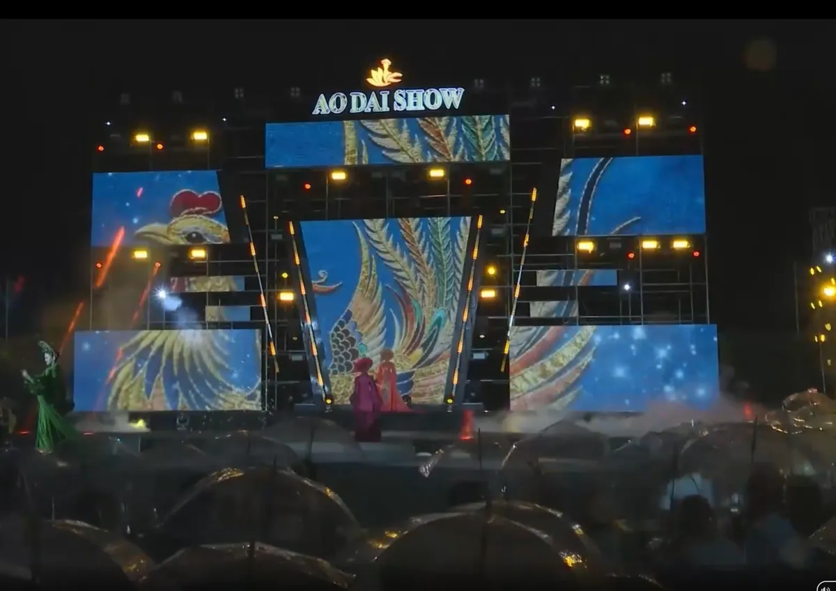 “Áo dài Show” - Hành trình 10 năm giữ hồn văn hóa, nâng tầm du lịch Việt- Ảnh 1. “Áo dài Show” - Hành trình 10 năm giữ hồn văn hóa, nâng tầm du lịch Việt- Ảnh 1.