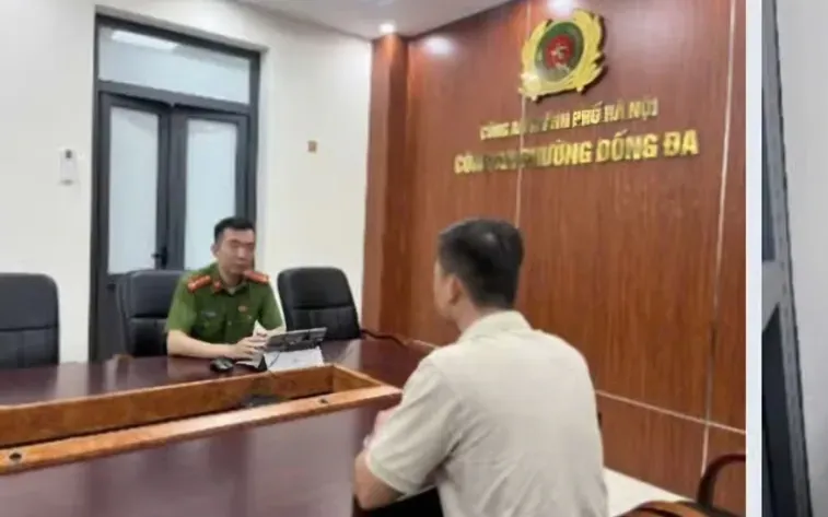 Lực lượng chức năng làm việc với người bị tố quấy rối, đánh 2 cô gái trên phố Hoàng Cầu.