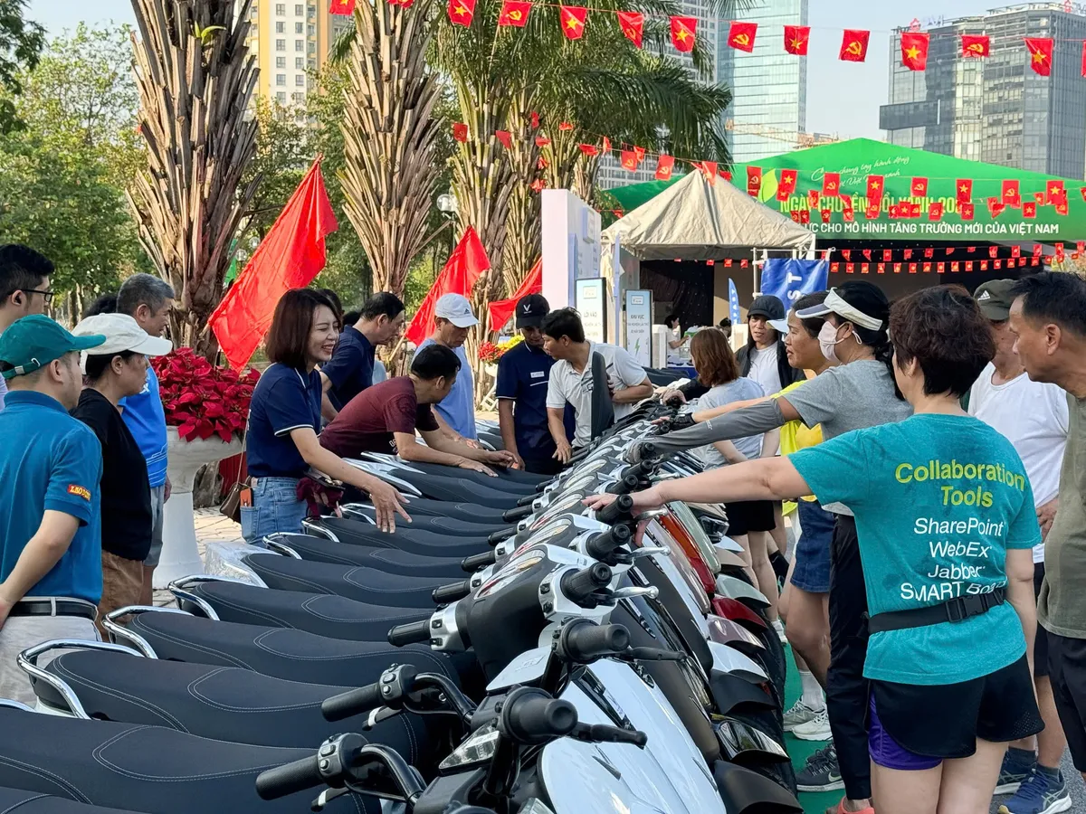 Muốn c&oacute; m&ocirc; h&igrave;nh tăng trưởng mới, Việt Nam phải tăng tốc chuyển đổi xanh - Ảnh 3.