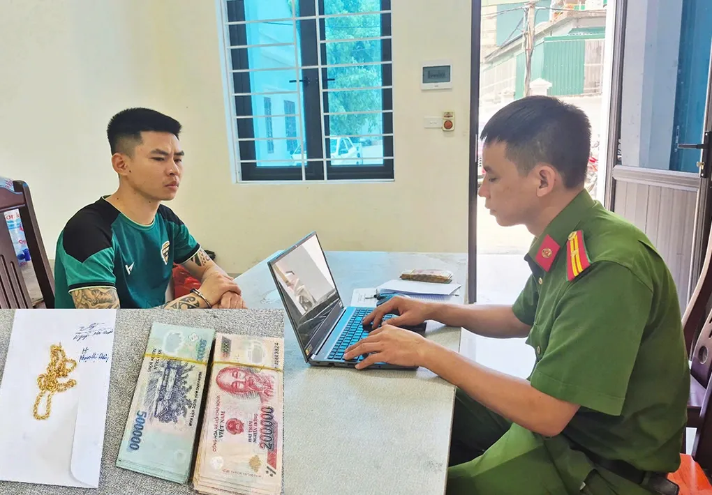 Mua trứng gà, người đàn ông ở Nghệ An giật dây chuyền vàng rồi bỏ chạy- Ảnh 1. Mua trứng gà, người đàn ông ở Nghệ An giật dây chuyền vàng rồi bỏ chạy- Ảnh 1.