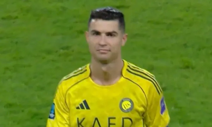 Ronaldo bỏ lễ nhận huy chương sau thất bại của Al Nassr ở chung kết AFC Champions League Two- Ảnh 1. Ronaldo bỏ lễ nhận huy chương sau thất bại của Al Nassr ở chung kết AFC Champions League Two- Ảnh 1.