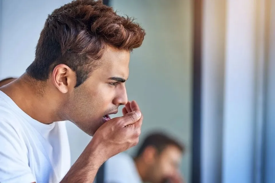 V&igrave; sao vẫn h&ocirc;i miệng d&ugrave; đ&aacute;nh răng đều đặn mỗi ng&agrave;y?- Ảnh 1.