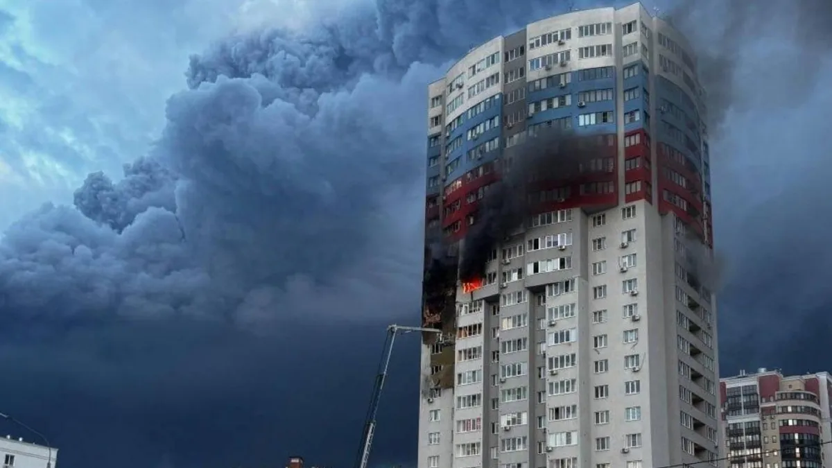 Ukraine tấn c&ocirc;ng nh&agrave; m&aacute;y ph&acirc;n b&oacute;n của Nga - Ảnh 1.