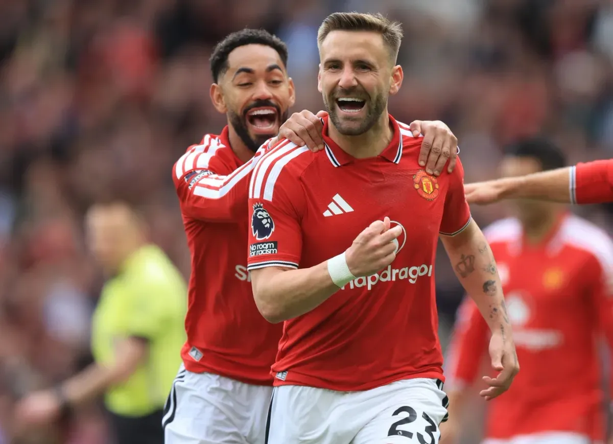 Man Utd thắng nghẹt thở Nottingham Forest, chắc suất top 3 Ngoại hạng Anh- Ảnh 1. Man Utd thắng nghẹt thở Nottingham Forest, chắc suất top 3 Ngoại hạng Anh- Ảnh 1.