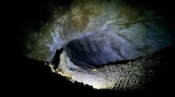 Thám hiểm hang sâu ở Tùng Vải: Hành trình xuyên lòng đá giữa cao nguyên đá Hà Giang- Ảnh 1. Thám hiểm hang sâu ở Tùng Vải: Hành trình xuyên lòng đá giữa cao nguyên đá Hà Giang- Ảnh 1.