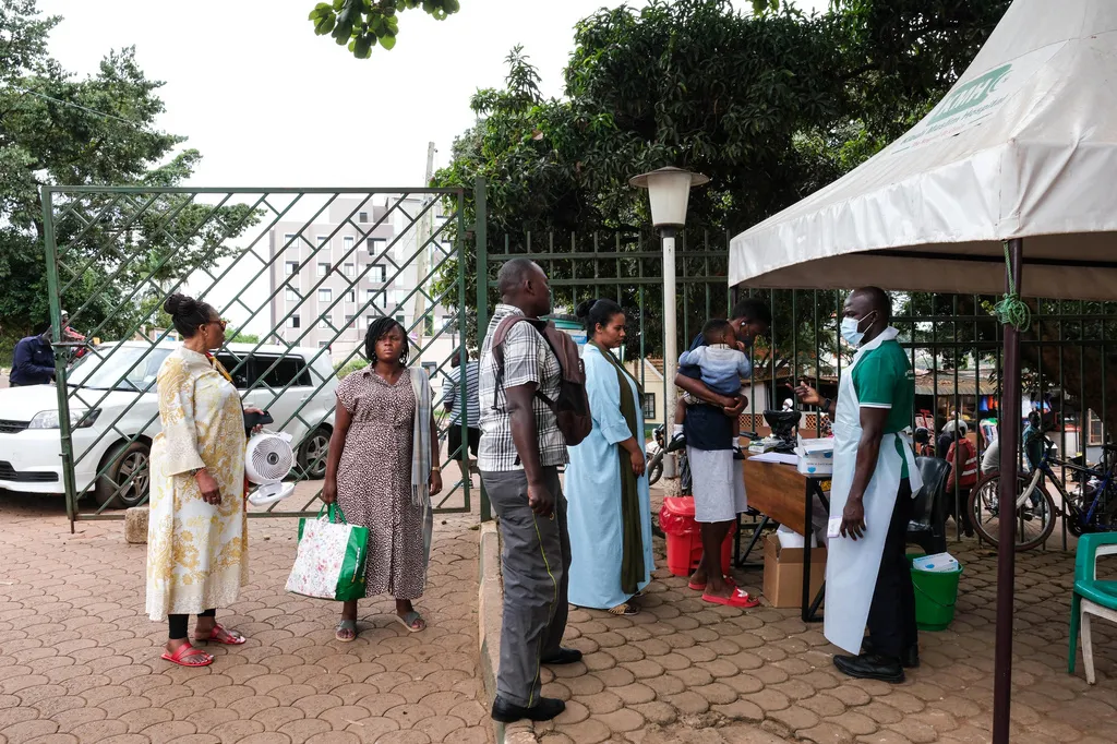 WHO cảnh báo dịch Ebola ở Congo là tình trạng khẩn cấp về sức khỏe cộng đồng- Ảnh 1. WHO cảnh báo dịch Ebola ở Congo là tình trạng khẩn cấp về sức khỏe cộng đồng- Ảnh 1.