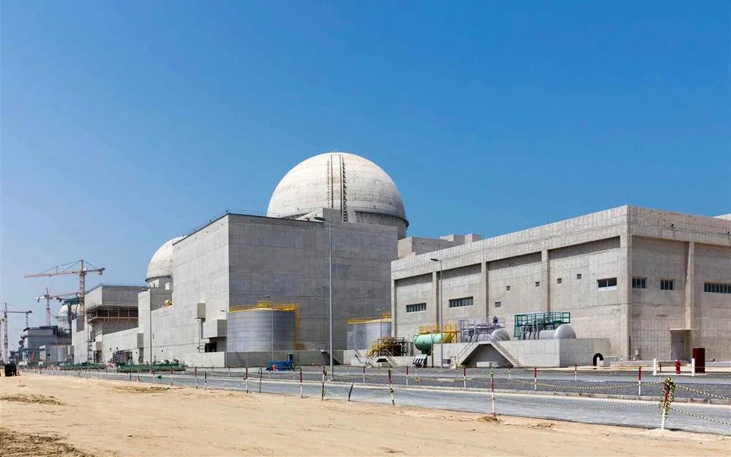 Nhà máy điện hạt nhân Barakah ở sa mạc phía Tây Abu Dhabi. (Ảnh: Tập đoàn Năng lượng Hạt nhân Emirates/WAM/AP)