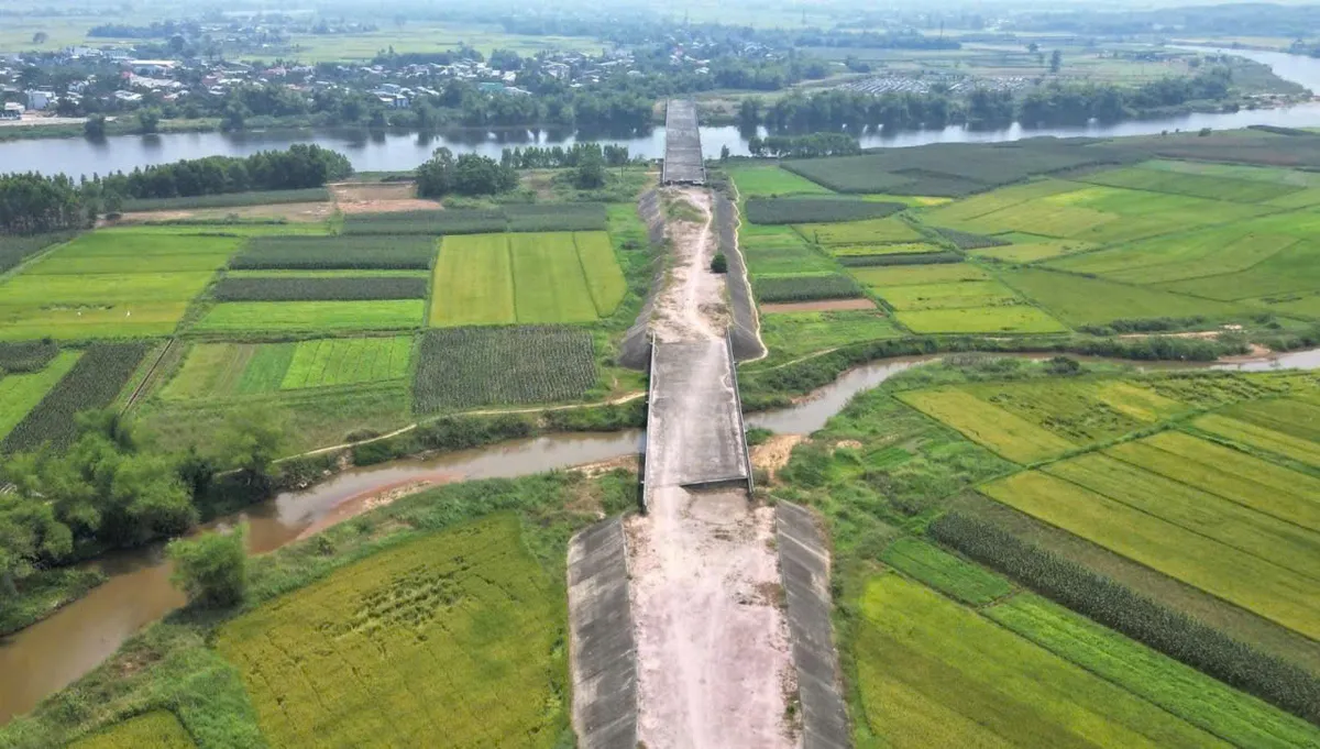 Đà Nẵng đôn đốc hoàn thiện các dự án cầu trên địa bàn- Ảnh 1. Đà Nẵng đôn đốc hoàn thiện các dự án cầu trên địa bàn- Ảnh 1.
