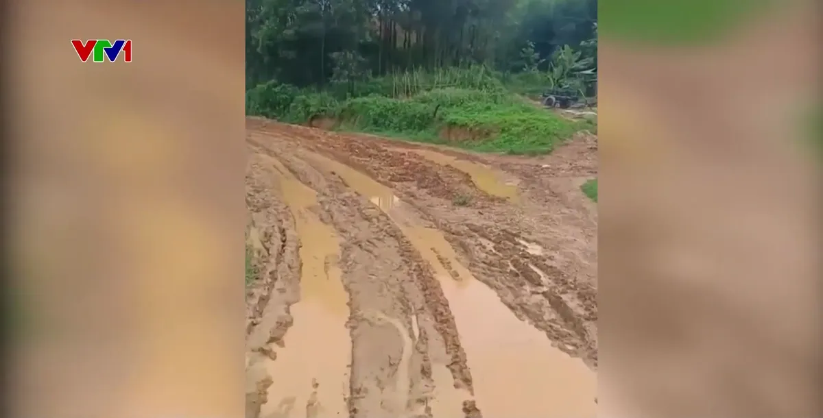 Tuy&ecirc;n Quang: H&agrave;ng ngh&igrave;n hộ d&acirc;n khốn khổ v&igrave; tuyến đường li&ecirc;n x&atilde; xuống cấp nghi&ecirc;m trọng - Ảnh 1.