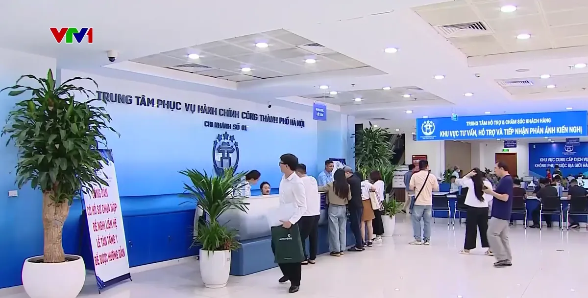 Mỗi c&aacute;n bộ, đảng vi&ecirc;n l&agrave; c&ocirc;ng bộc của nh&acirc;n d&acirc;n - Ảnh 3.