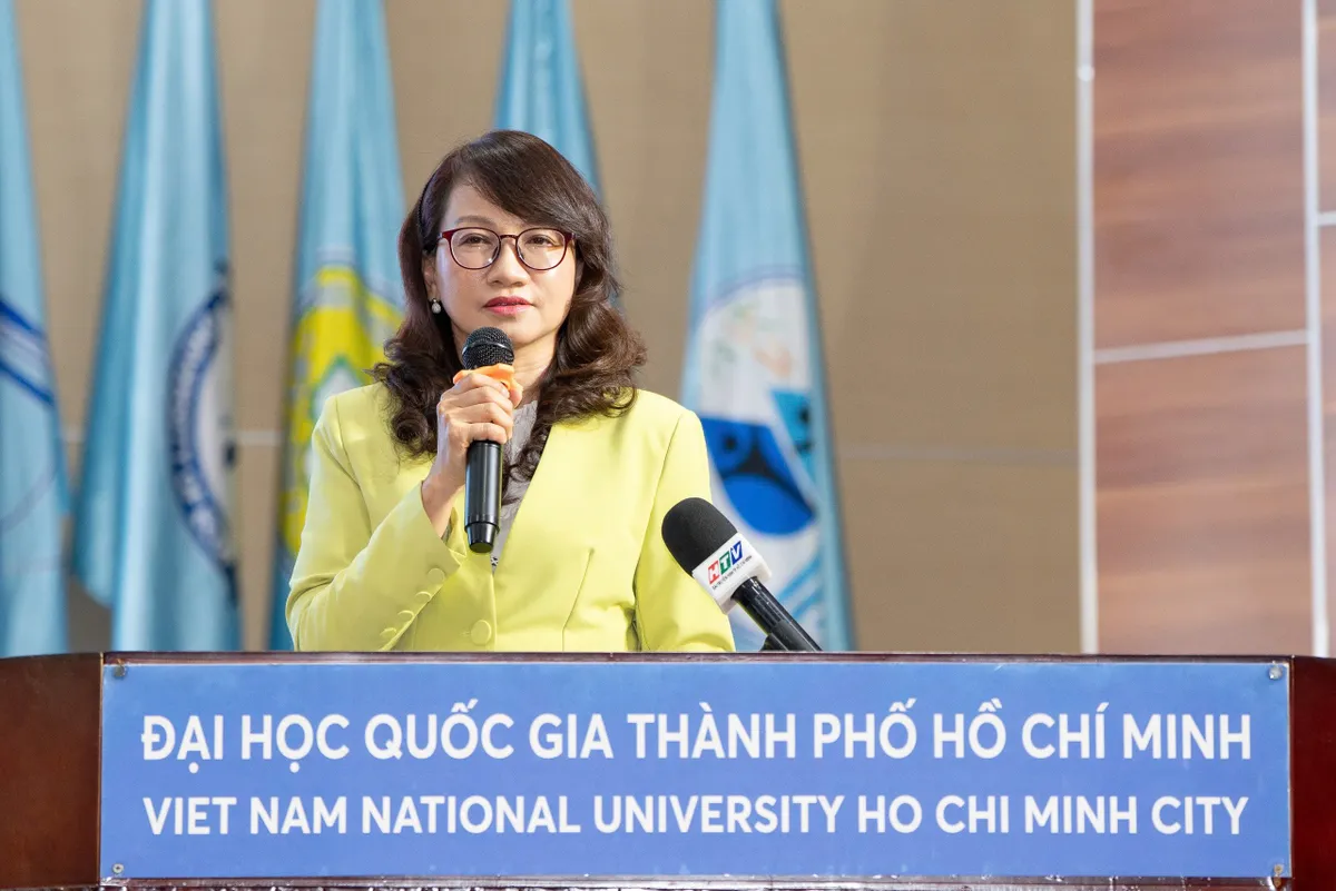 Chuyển dịch mạnh mẽ vai tr&ograve; của đại học từ kiến tạo tri thức sang th&uacute;c đẩy đổi mới s&aacute;ng tạo - Ảnh 1.