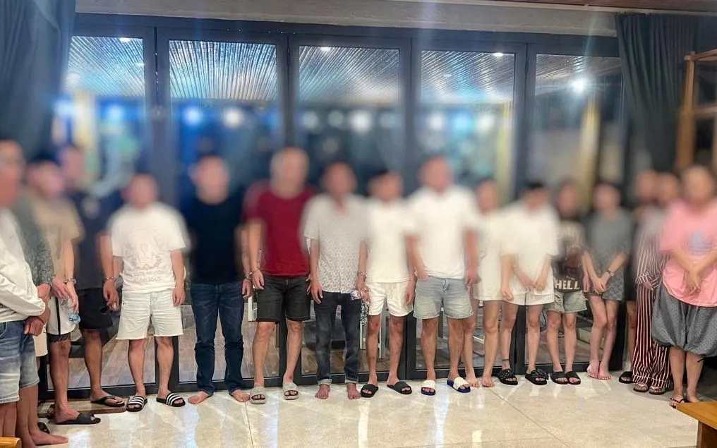 Các đối tượng có liên quan được mời về trụ sở Công an để làm việc. Ảnh: CATP Đà Nẵng 