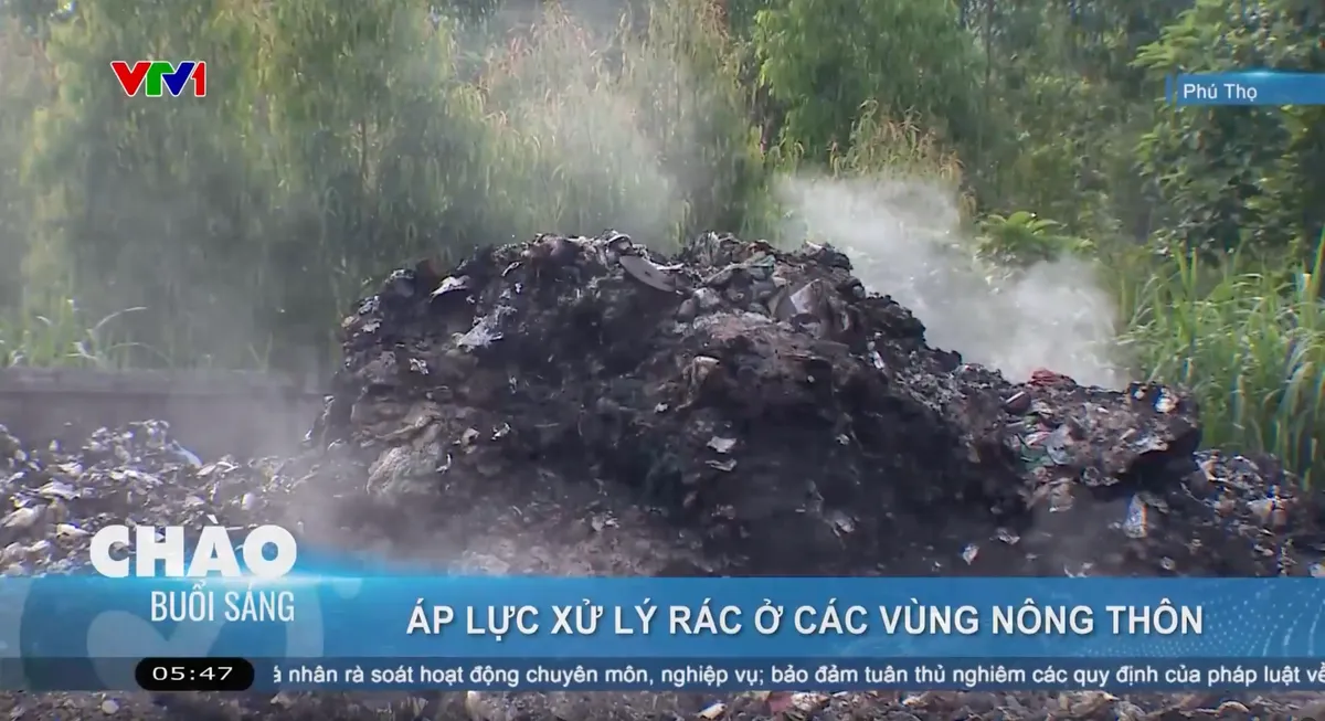 Áp lực xử lý rác thải ở các vùng nông thôn - Ảnh 1.