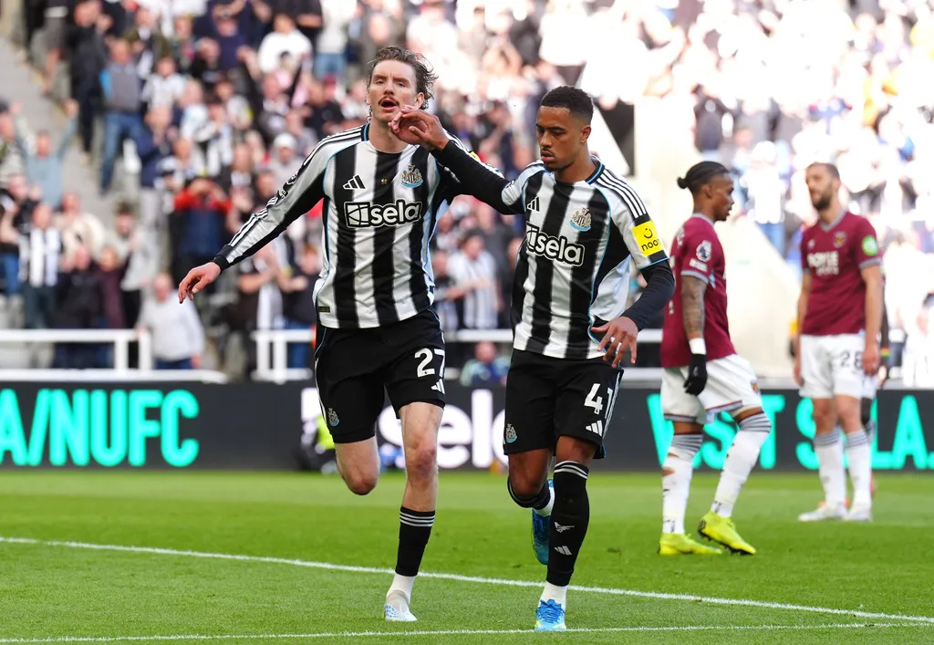 Newcastle thắng áp đảo, West Ham chạm “cửa tử” xuống hạng- Ảnh 1.