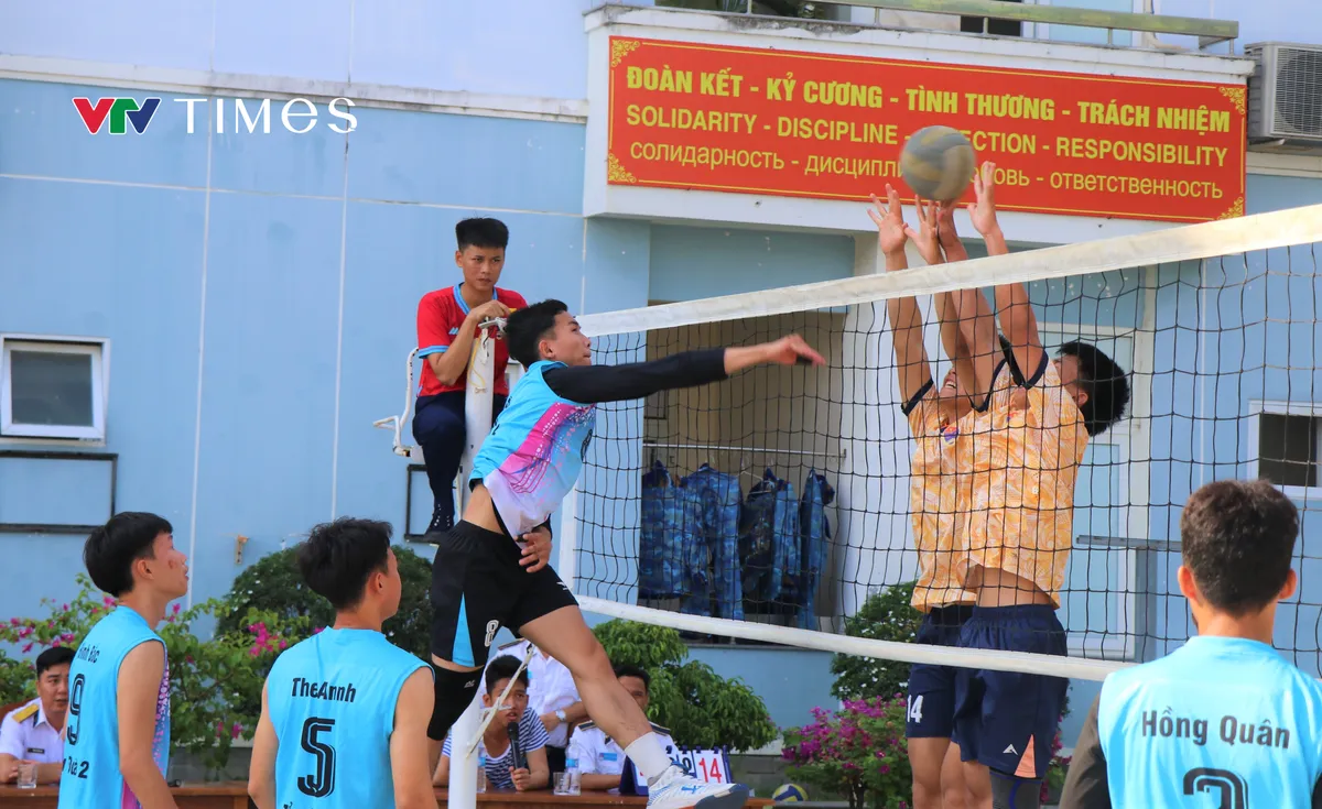 Học viện Hải quân sôi nổi các hoạt động kỷ niệm 136 năm Ngày sinh Chủ tịch Hồ Chí Minh - Ảnh 1.