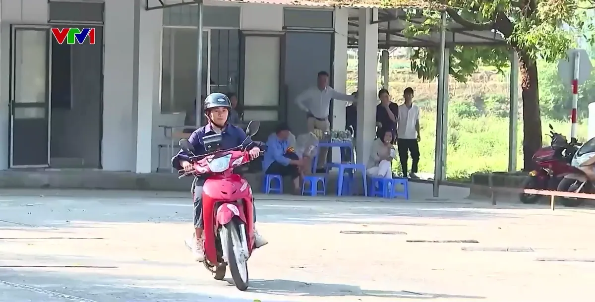 Đột ph&aacute; trong c&ocirc;ng t&aacute;c đ&agrave;o tạo v&agrave; cấp giấy ph&eacute;p l&aacute;i xe cho đồng b&agrave;o d&acirc;n tộc thiểu số - Ảnh 2.