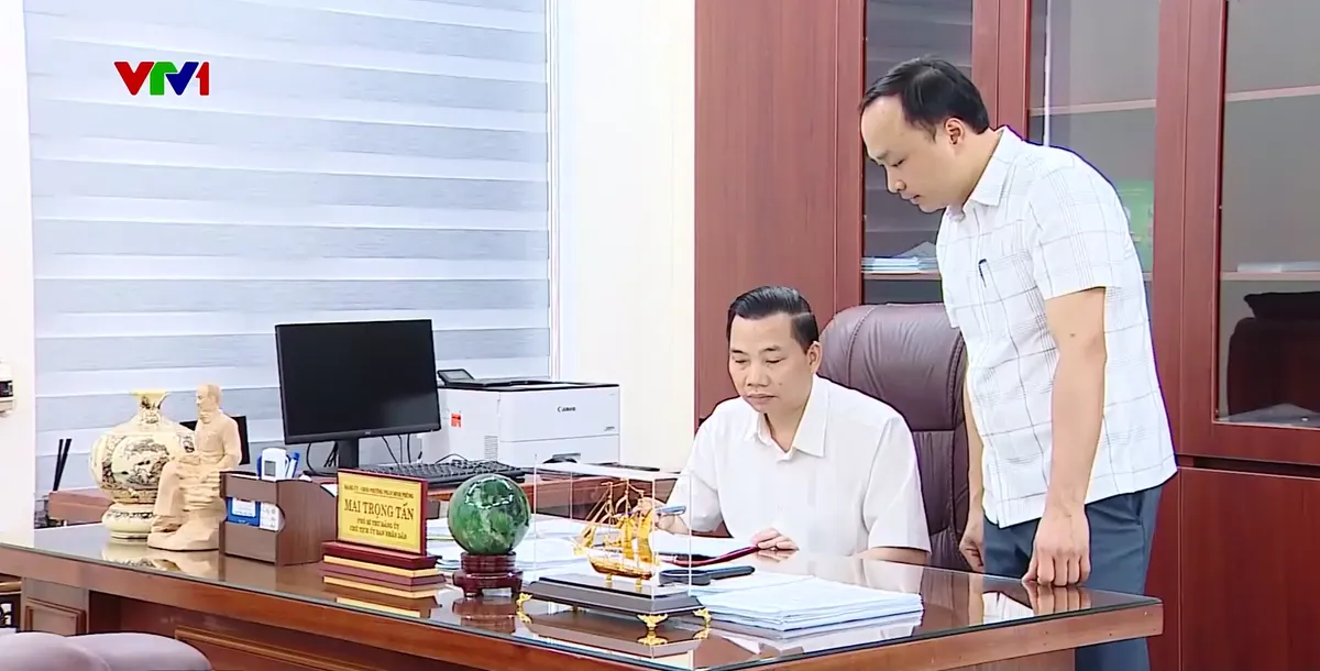 Điều chuyển c&aacute;n bộ cấp sở vượt số lượng về cơ sở - Ảnh 3.