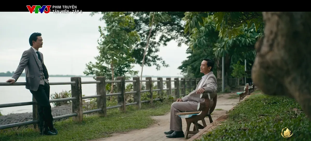 Tận hiến Tập 5 v&agrave; 6: Tho&aacute;t khỏi "hang h&ugrave;m", Nguyễn Th&agrave;nh bước v&agrave;o "chợ t&igrave;nh b&aacute;o" - Ảnh 16.