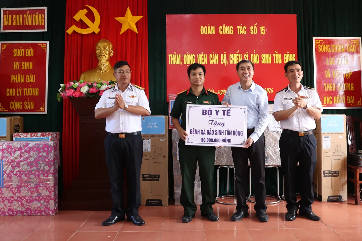 Y tế biển đảo g&oacute;p phần giữ vững chủ quyền Tổ quốc- Ảnh 4.