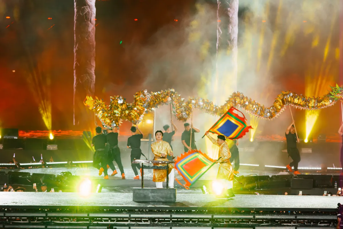Studio 3: Đinh H&agrave; Uy&ecirc;n Thư nh&igrave;n lại chuỗi concert Anh Trai Vượt Ng&agrave;n Ch&ocirc;ng Gai- Ảnh 3.