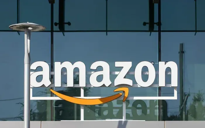 Amazon bị kiện tập thể v&igrave; kh&ocirc;ng ho&agrave;n tiền thuế quan cho kh&aacute;ch h&agrave;ng Mỹ- Ảnh 1.