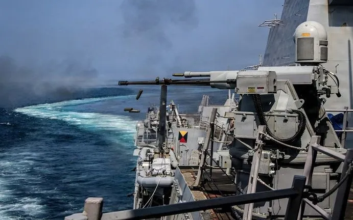 Tàu USS Frank E. Petersen Jr. (DDG-121) trên Biển Arab, ngày 27/2/2026 (Ảnh: Anadolu/Getty Images)