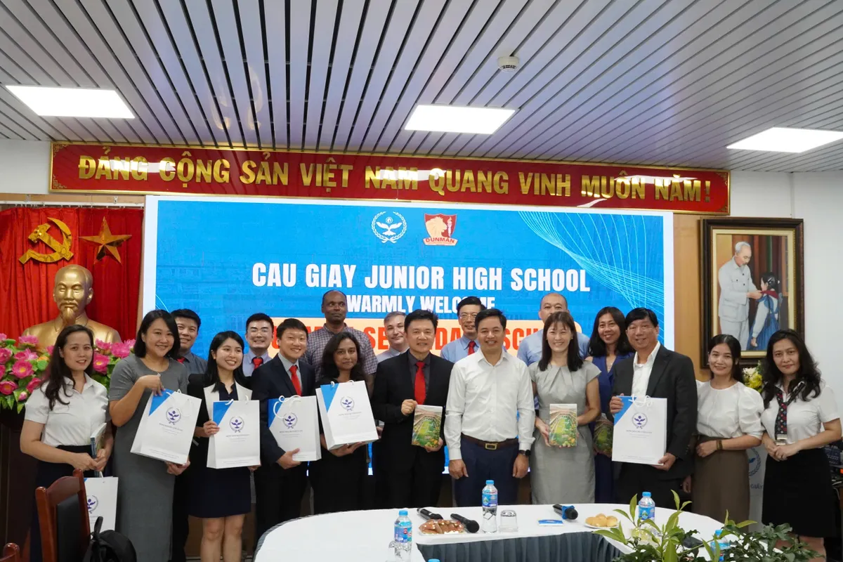 Giao lưu, học tập, tăng cường kết nối giữa học sinh Việt Nam v&agrave; Singapore - Ảnh 4.