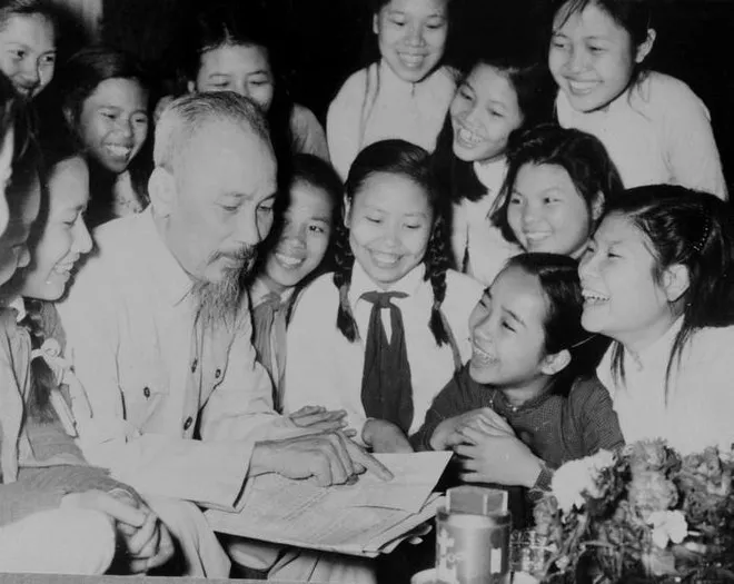Những dấu ấn x&uacute;c động trong c&aacute;c dịp sinh nhật Chủ tịch Hồ Ch&iacute; Minh- Ảnh 3.