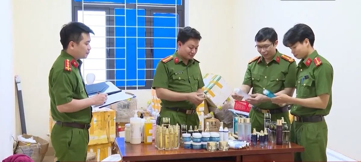 Thanh Hóa: Tăng cường kiểm tra, xử lý hàng giả và vi phạm sở hữu trí tuệ trên thị trường- Ảnh 2. Thanh Hóa: Tăng cường kiểm tra, xử lý hàng giả và vi phạm sở hữu trí tuệ trên thị trường- Ảnh 2.