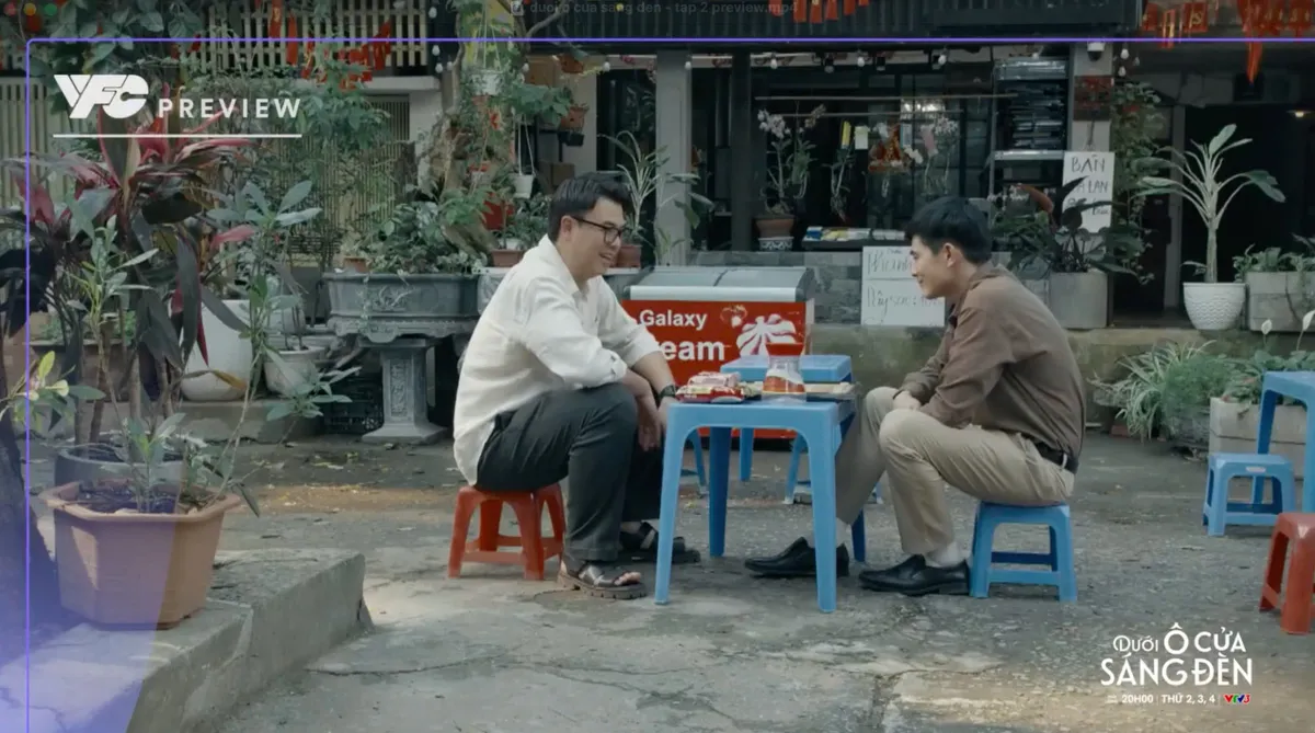 Dưới &ocirc; cửa s&aacute;ng đ&egrave;n - Tập 2: T&agrave;i bất b&igrave;nh thay cho gia đ&igrave;nh bạn th&acirc;n- Ảnh 1.