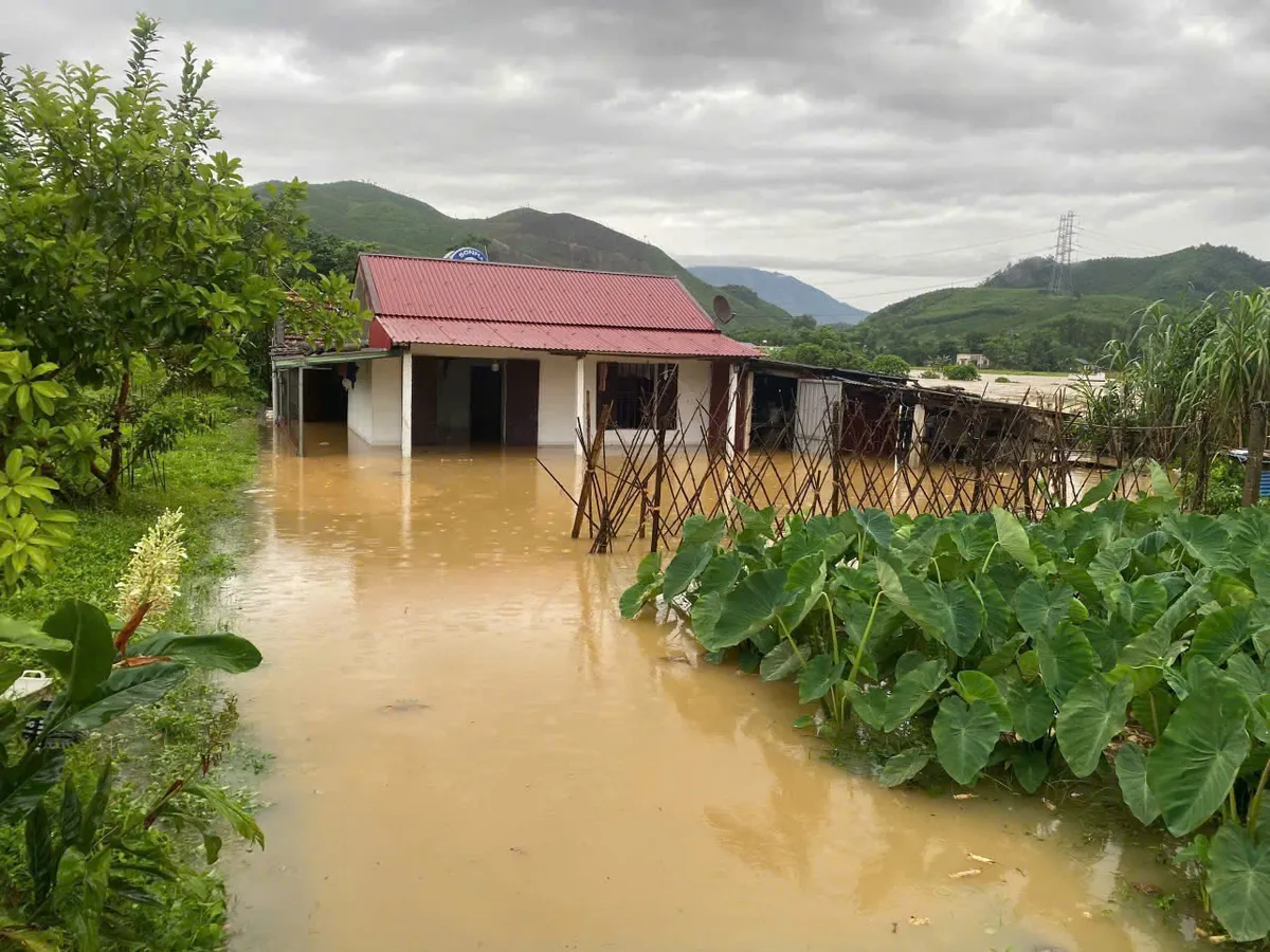 Quảng Ninh: Mưa lớn k&eacute;o d&agrave;i g&acirc;y ngập &uacute;ng tại một số địa phương - Ảnh 3.
