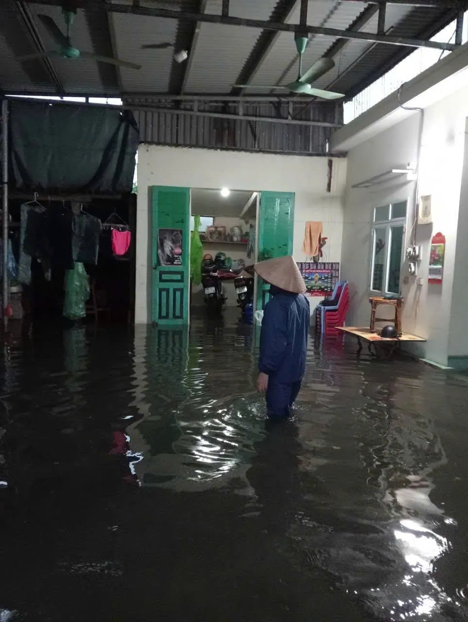 Quảng Ninh: Mưa lớn k&eacute;o d&agrave;i g&acirc;y ngập &uacute;ng tại một số địa phương - Ảnh 2.