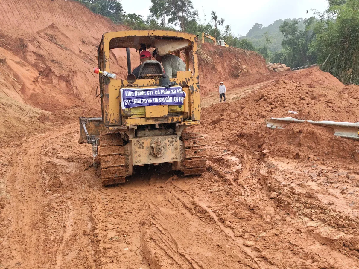 Lâm Đồng: Cảnh báo nguy cơ sạt lở tại đèo Gia Bắc- Ảnh 3. Lâm Đồng: Cảnh báo nguy cơ sạt lở tại đèo Gia Bắc- Ảnh 3.