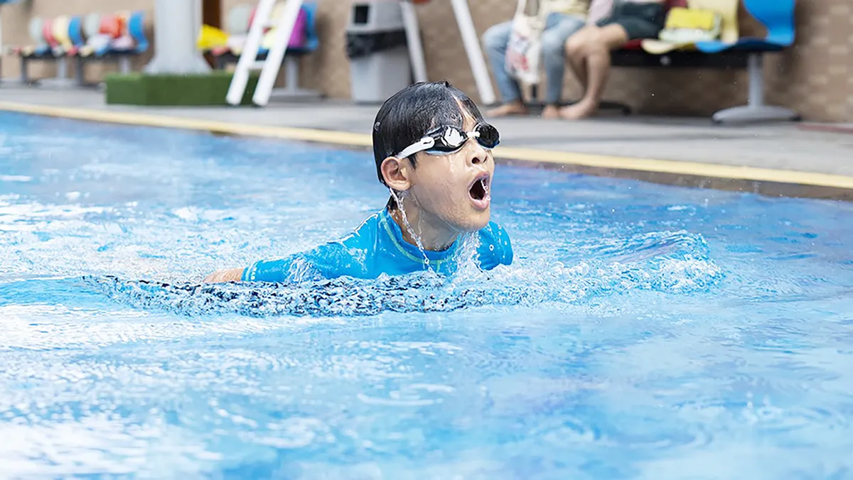 Những sai lầm &ldquo;rước bệnh v&agrave;o người&rdquo; khi đi bơi m&ugrave;a h&egrave;- Ảnh 1.