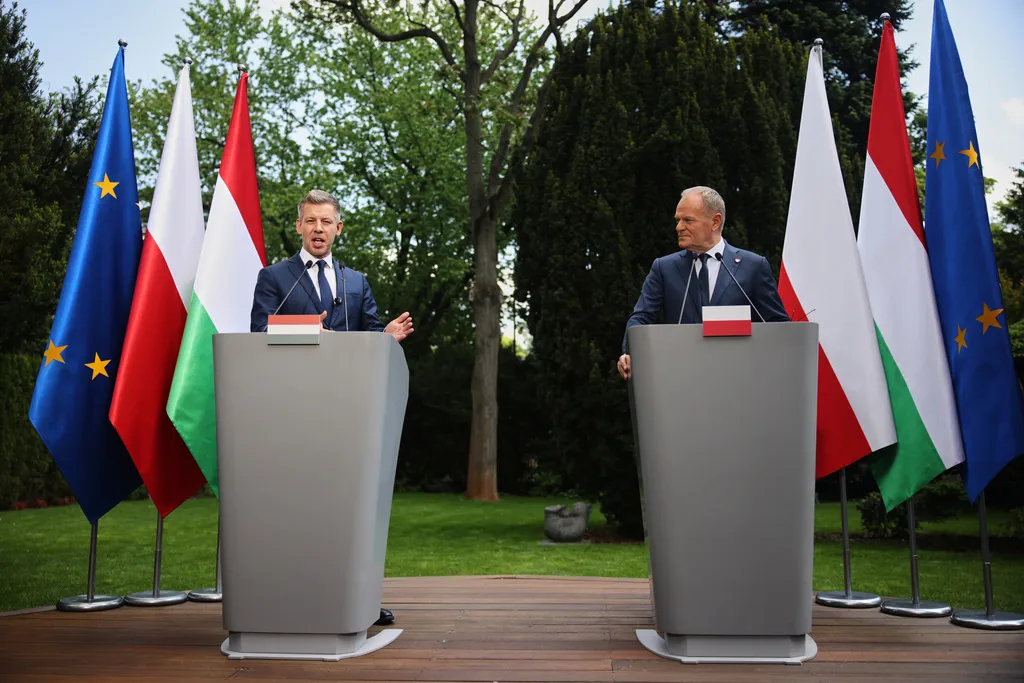 T&acirc;n Thủ tướng Hungary thăm Ba Lan trong chuyến c&ocirc;ng du nước ngo&agrave;i đầu ti&ecirc;n - Ảnh 1.