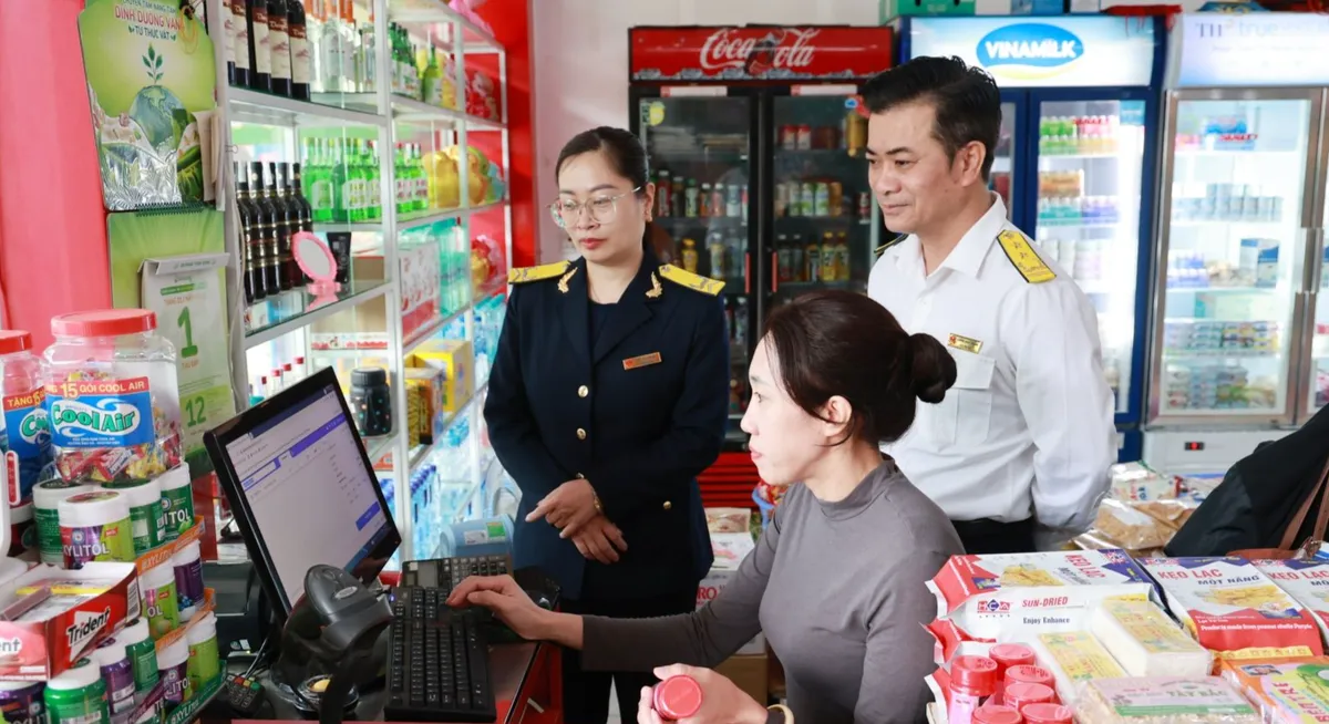 Xóa bỏ thuế khoán: "Bệ phóng" số hóa, cơ hội nâng chuẩn nội lực cho kinh tế hộ- Ảnh 1. Xóa bỏ thuế khoán: "Bệ phóng" số hóa, cơ hội nâng chuẩn nội lực cho kinh tế hộ- Ảnh 1.