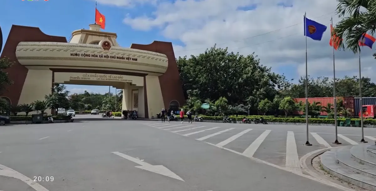 Quảng Trị kiến tạo "mỏ v&agrave;ng" du lịch xuy&ecirc;n bi&ecirc;n giới- Ảnh 1.