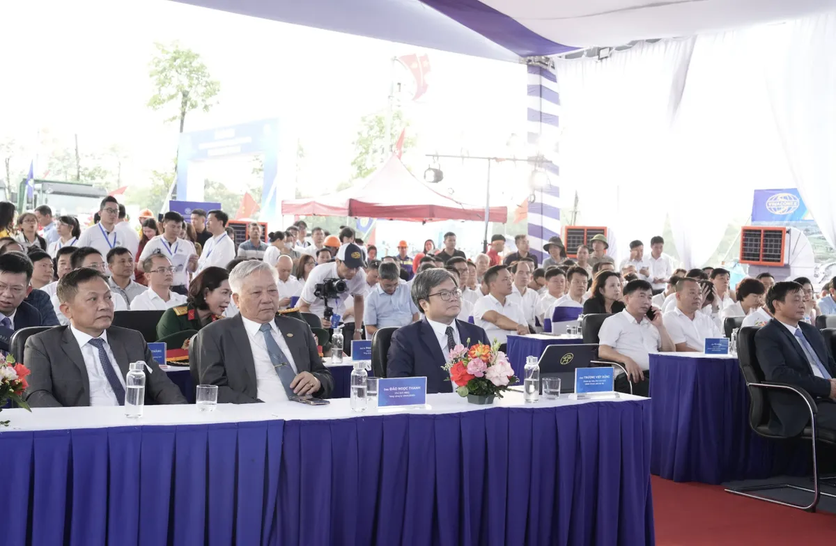 Hà Nội khởi công Khu công nghiệp Đông Anh hơn 6.338 tỷ đồng - Ảnh 1.