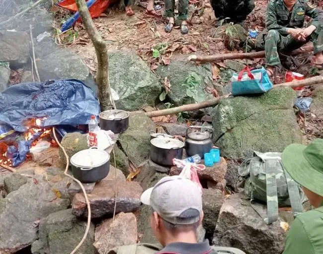 Đà Nẵng truy quét các đối tượng nghi vấn khai thác vàng trái phép- Ảnh 1. Đà Nẵng truy quét các đối tượng nghi vấn khai thác vàng trái phép- Ảnh 1.