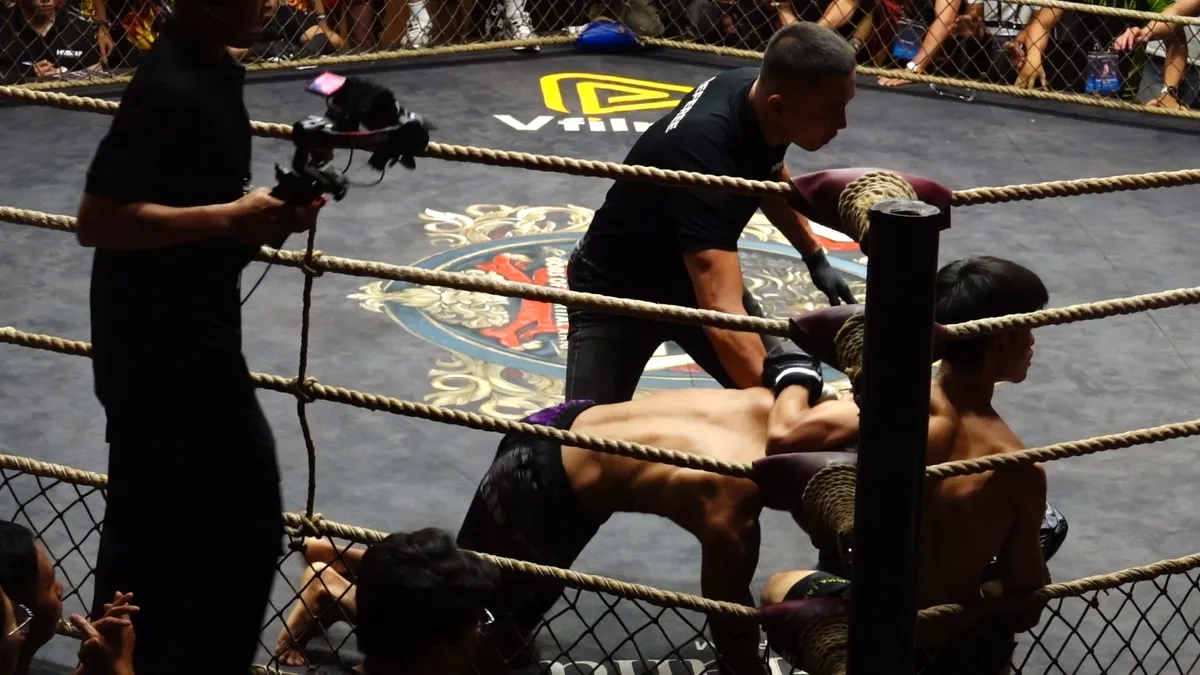 Đừng để sai s&oacute;t c&aacute; nh&acirc;n l&agrave;m ch&ugrave;n bước phong tr&agrave;o MMA Việt Nam- Ảnh 2.