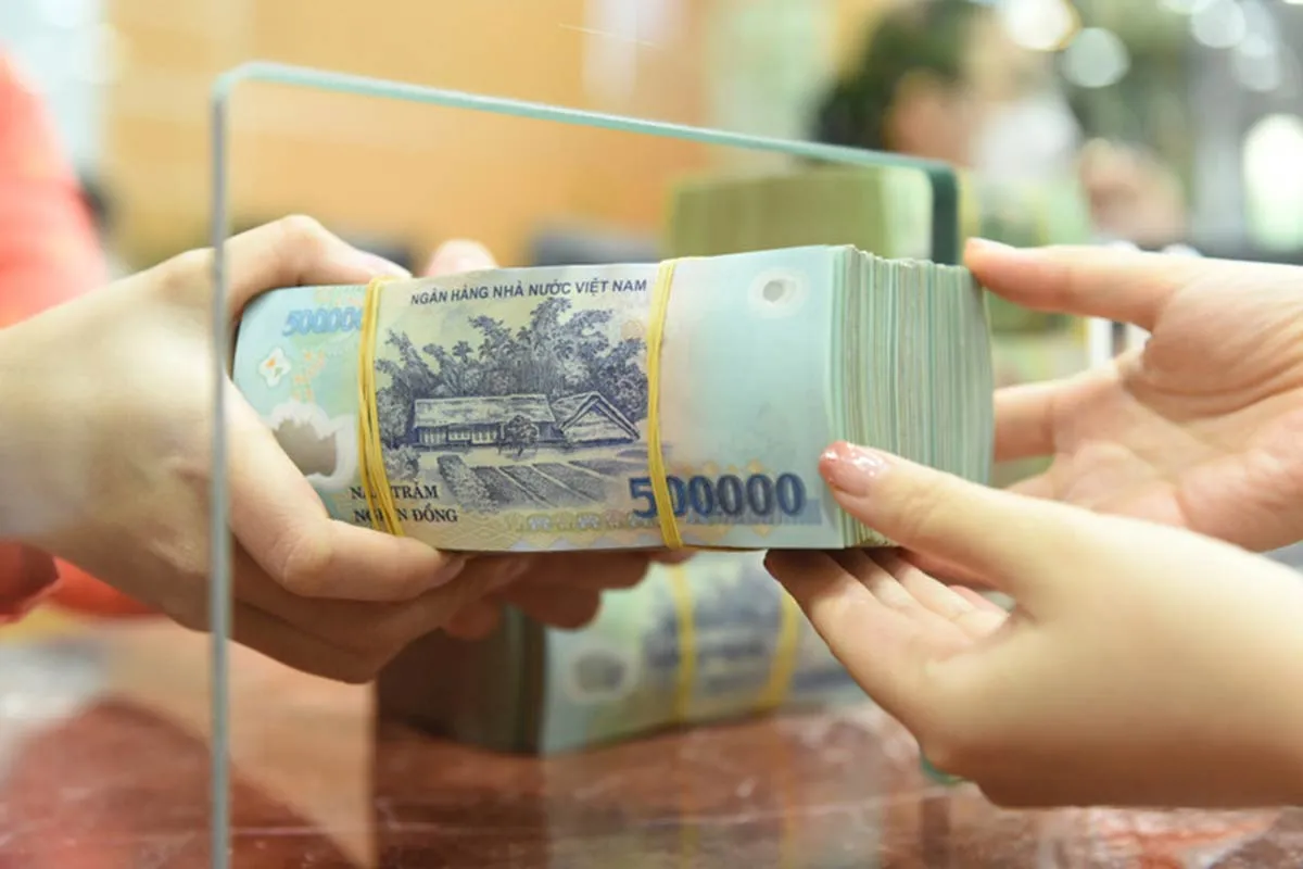 L&atilde;i suất huy động ph&acirc;n h&oacute;a mạnh, nhiều ng&acirc;n h&agrave;ng tung ưu đ&atilde;i tới 8,5%/năm- Ảnh 1.