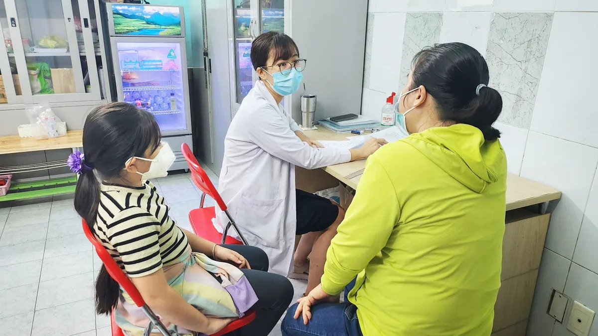 Bác sĩ chỉ ra những thói quen khiến trẻ đột ngột "chững" chiều cao- Ảnh 1. Bác sĩ chỉ ra những thói quen khiến trẻ đột ngột "chững" chiều cao- Ảnh 1.