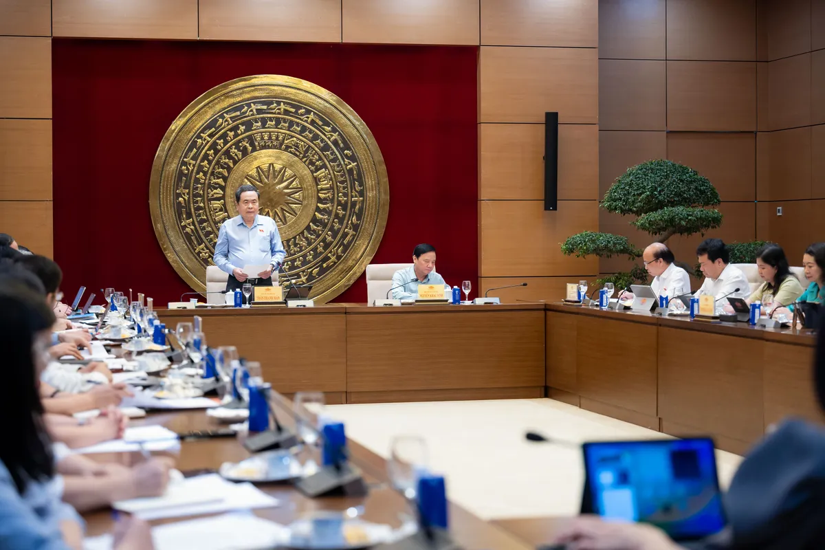 Chủ tịch Quốc hội Trần Thanh Mẫn: Ủy ban Ph&aacute;p luật v&agrave; Tư ph&aacute;p chủ động trong kiến tạo thể chế ph&aacute;t triển - Ảnh 1.